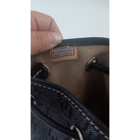 Dooney & Bourke Vintage Signature Collection Bucket purse/bag black gray. - Picture 11 of 11